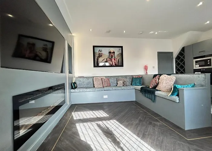 Olivia Rose Suite By Sasco Apartments